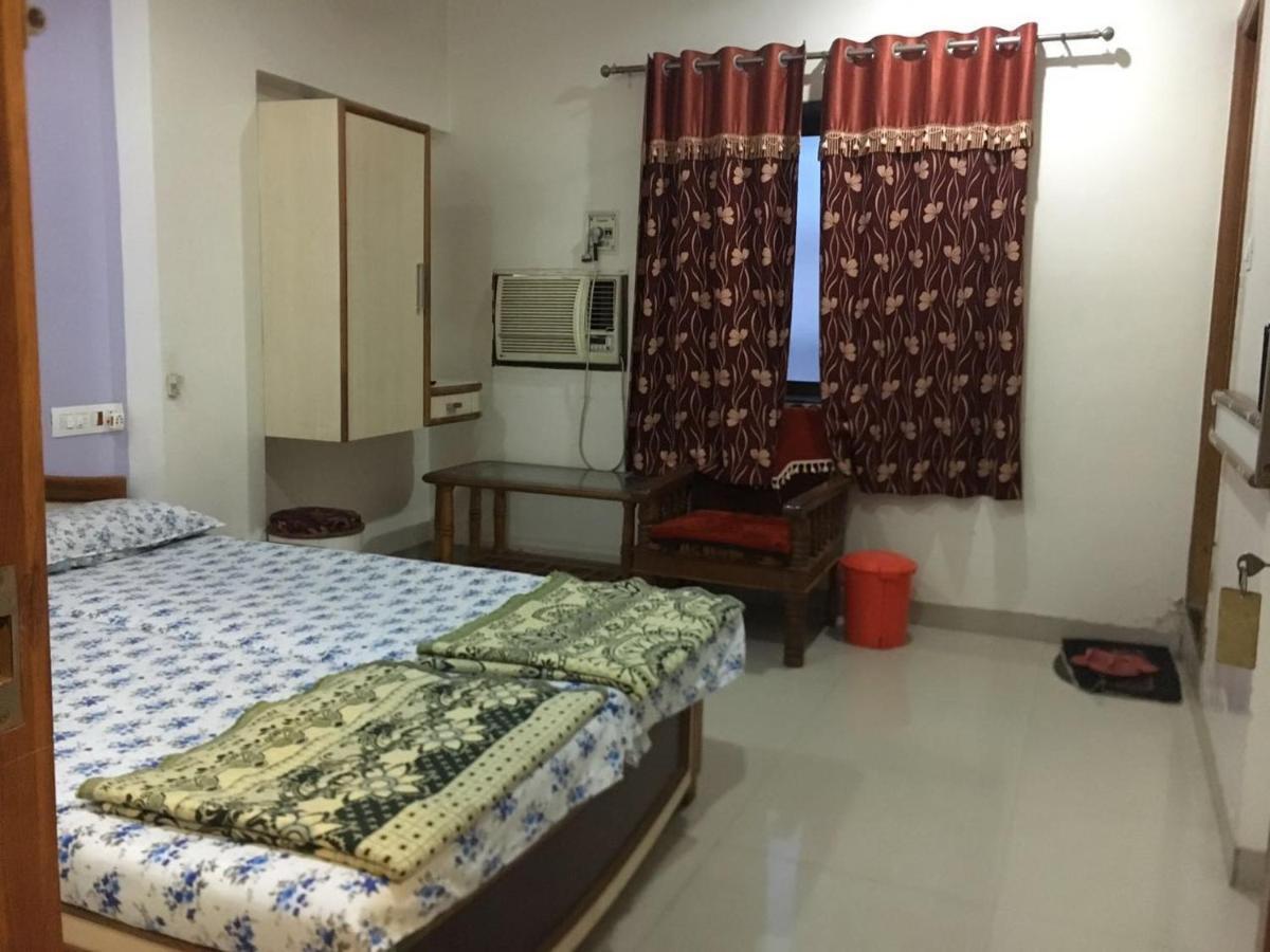 Hotel Sairaj Palace Shirpur Esterno foto